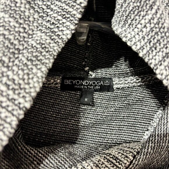 Beyond Yoga Cowl Neck Long Sleeve Hoodie Gray Small Back Slit Knit Pullover Gym - Picture 3 of 5